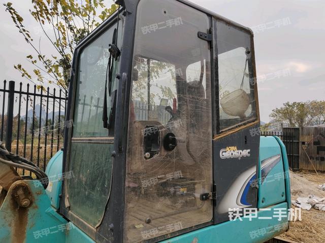 ?駕駛室正側(cè)（駕駛室部分）