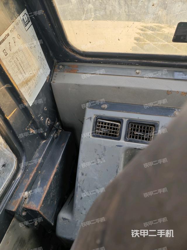 后窗玻璃角標(biāo)（駕駛室部分）