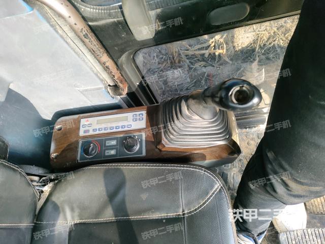 座椅左側(cè)控制臺(tái)/音響/含左手柄（駕駛室部分）