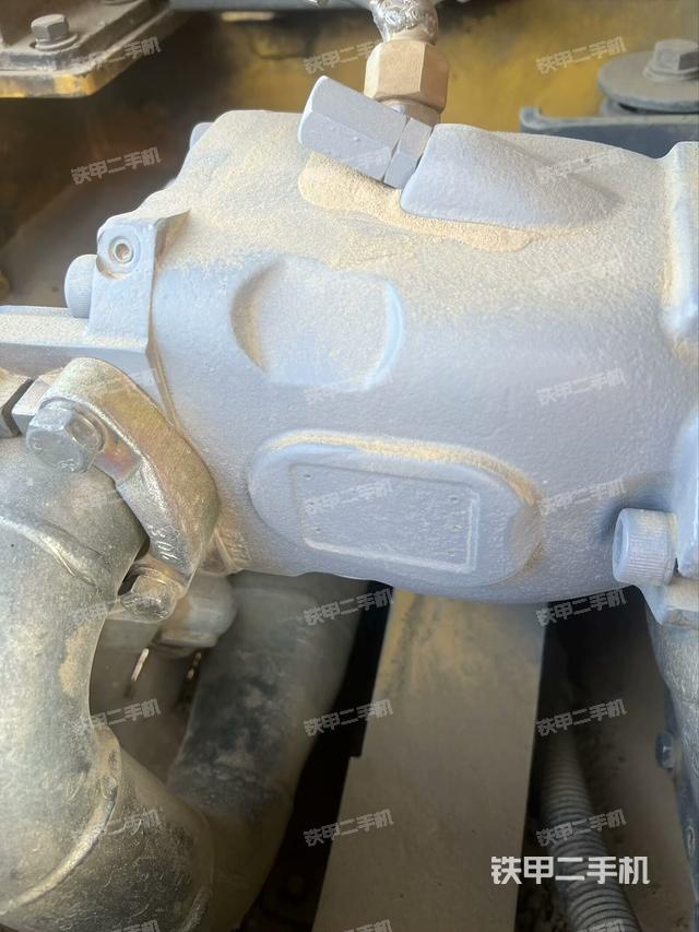 液壓泵艙室正面整體（整機(jī)外觀）