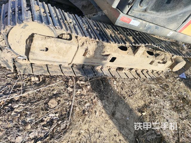 單側(cè)履帶整體（整機(jī)外觀）