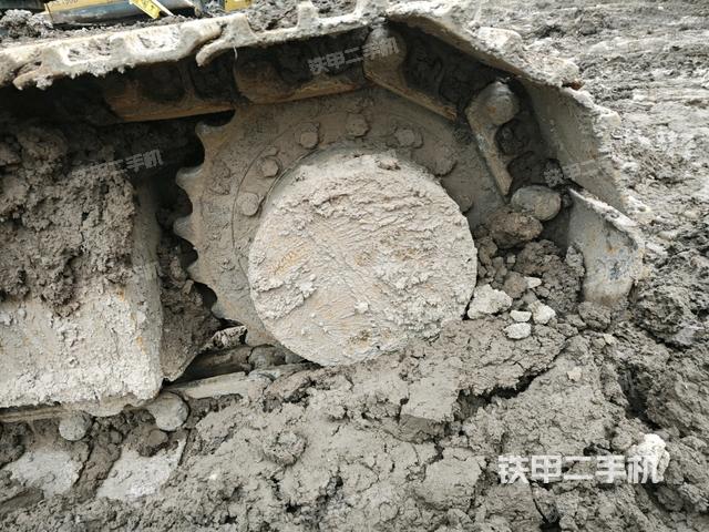 左驅(qū)動輪（行走機(jī)構(gòu)）