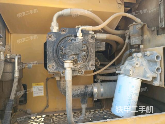 液壓泵斜45?右（大件艙室）