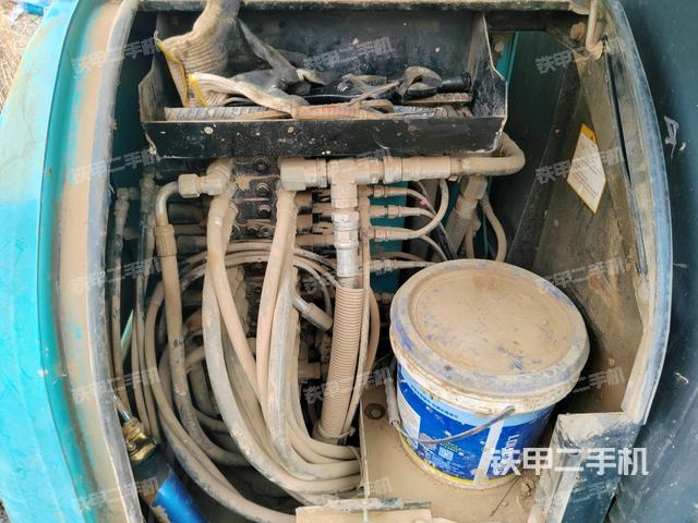 回轉(zhuǎn)馬達(dá)（上車部件）