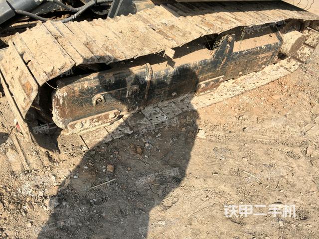 右側(cè)履帶整體?（行走機(jī)構(gòu)）