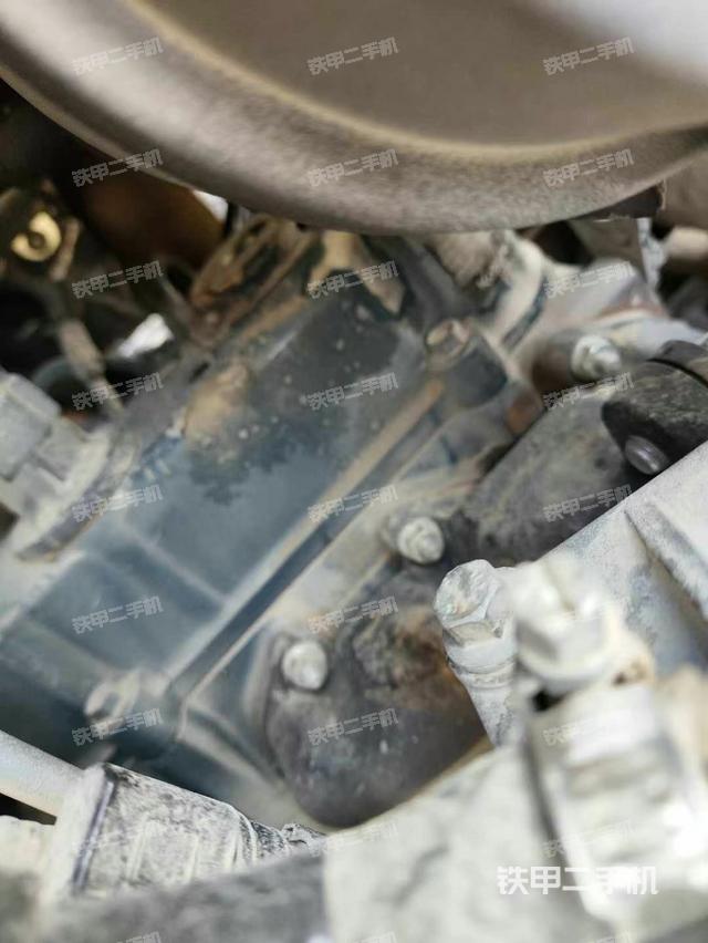 液壓泵艙室正面整體（整機(jī)外觀）