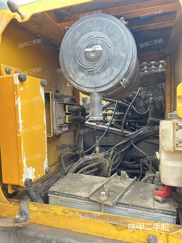 電瓶（大件艙室）