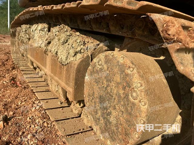 右側(cè)履帶整體(行走機(jī)構(gòu)) 右側(cè)履帶整體(行走機(jī)構(gòu))