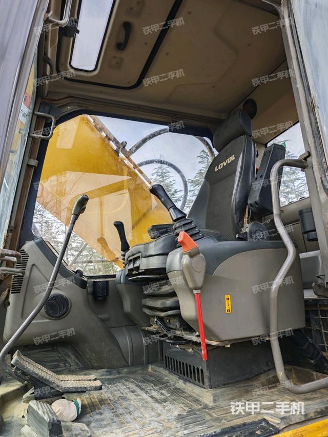 駕駛室整體（整機(jī)外觀）