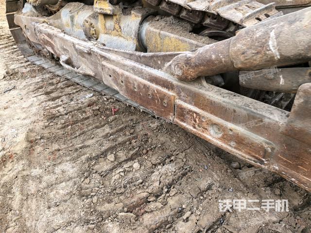 左驅(qū)動(dòng)輪(推土機(jī)底盤及工作裝置) 左驅(qū)動(dòng)輪(推土機(jī)底盤及工作裝置)