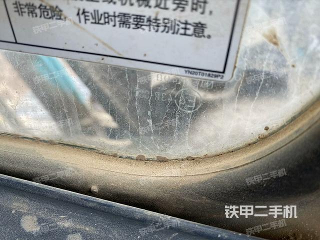 右側(cè)玻璃角標(biāo)（駕駛室部分）