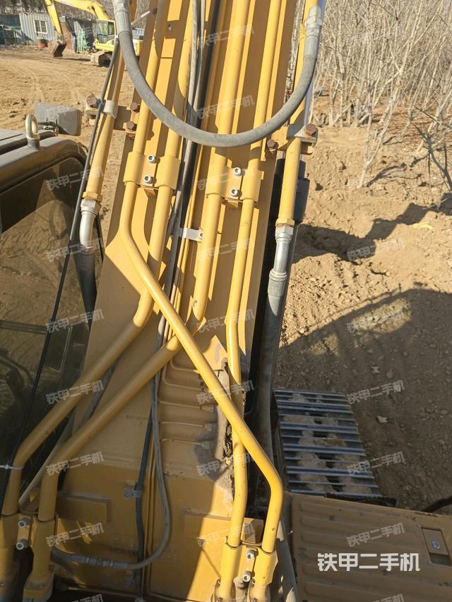 大臂背部俯視（工作和回轉(zhuǎn)裝置）