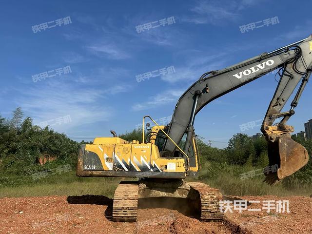 右后45(整機(jī)外觀) 右后45(整機(jī)外觀)