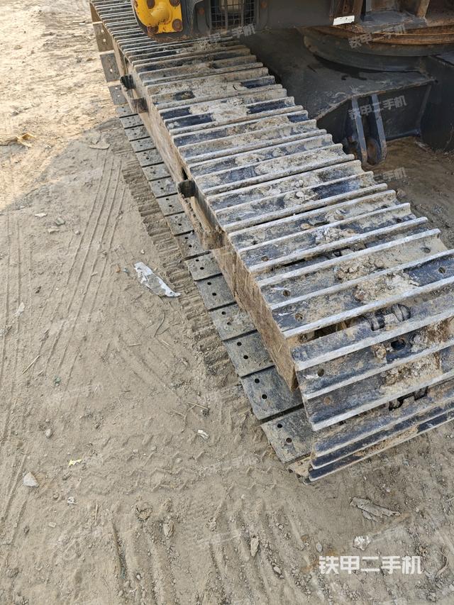 左側(cè)履帶整體?（行走機(jī)構(gòu)）