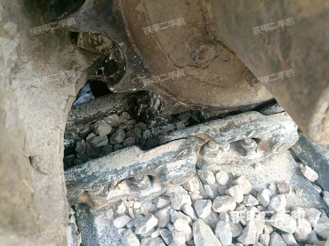 右驅(qū)動(dòng)輪（行走機(jī)構(gòu)）