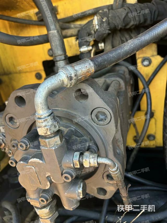 液壓泵斜45?左(大件艙室) 液壓泵斜45?左(大件艙室)