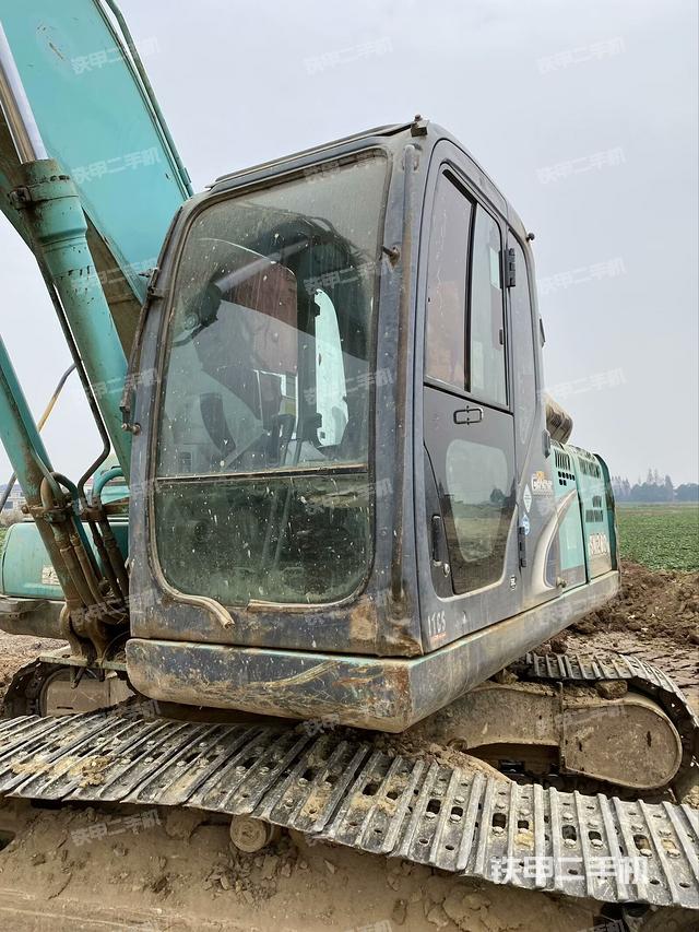 駕駛室左前45度（駕駛室部分）