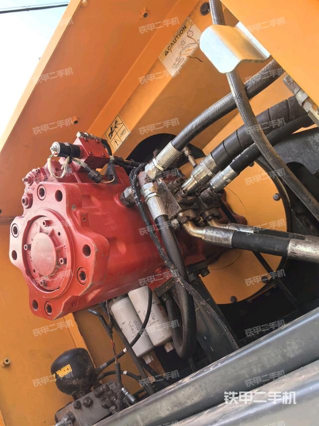 液壓泵斜45?左（大件艙室）