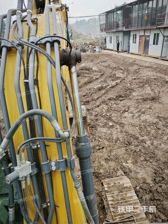 大臂背部俯視（工作和回轉(zhuǎn)裝置）