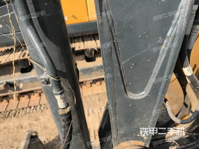 大臂根部?斜（工作和回轉(zhuǎn)裝置）