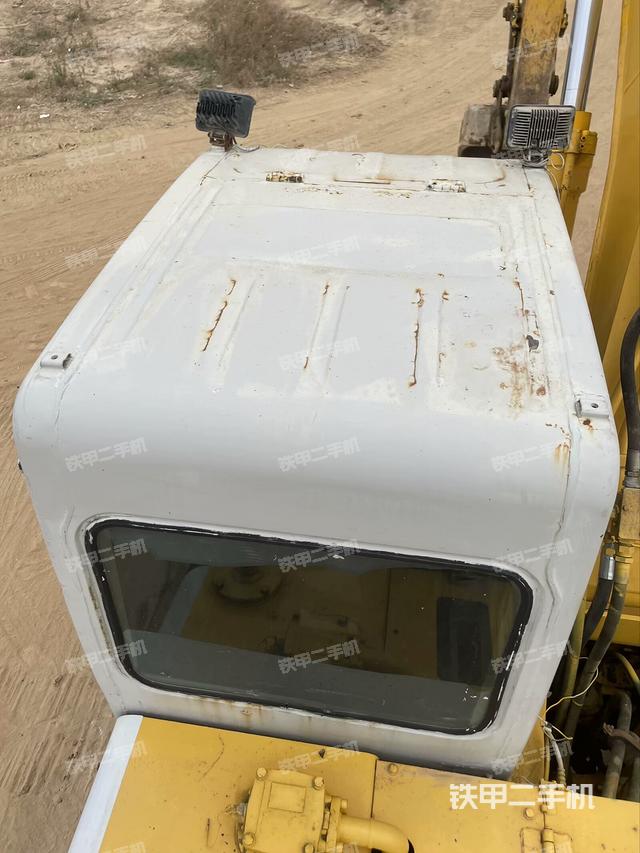 驾驶室顶部（整机外观）