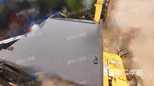 驾驶室顶部（整机外观）