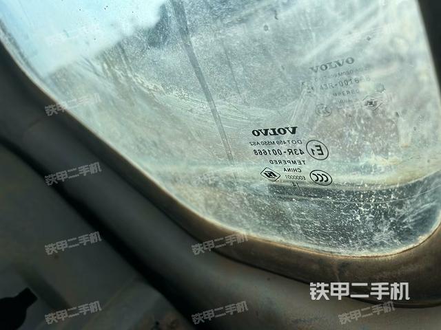 左后方玻璃角標(biāo)(駕駛室部分) 左后方玻璃角標(biāo)(駕駛室部分)