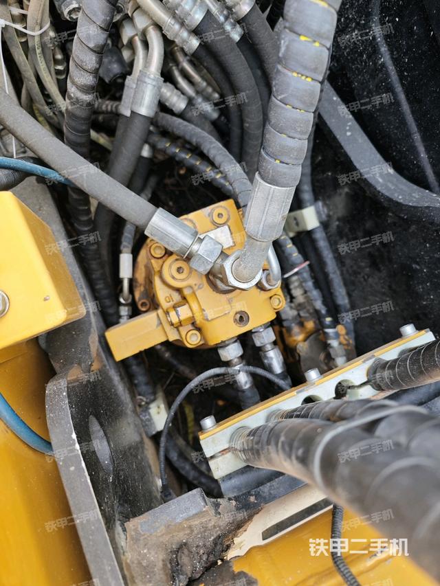 回轉(zhuǎn)馬達(dá)（上車部件）