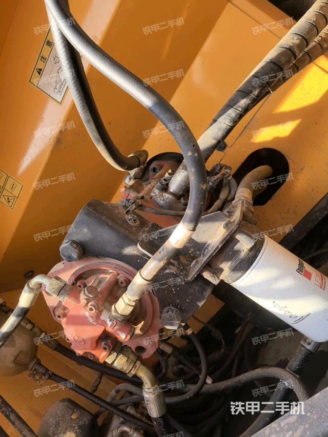 液壓泵斜45?左（大件艙室）