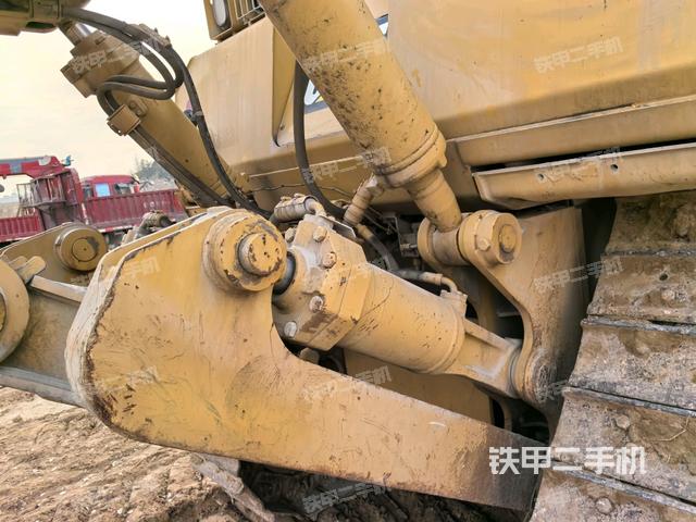 松土器全景(推土機(jī)底盤及工作裝置) 松土器全景(推土機(jī)底盤及工作裝置)