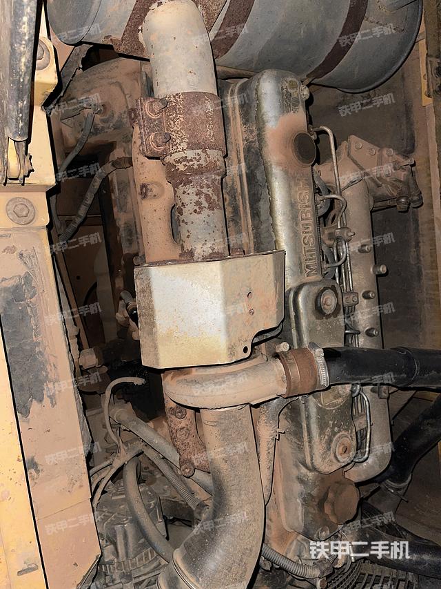 回转马达和主控阀（整机外观）