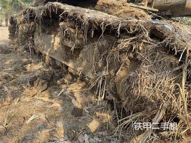 右側(cè)履帶整體(行走機構(gòu)) 右側(cè)履帶整體(行走機構(gòu))