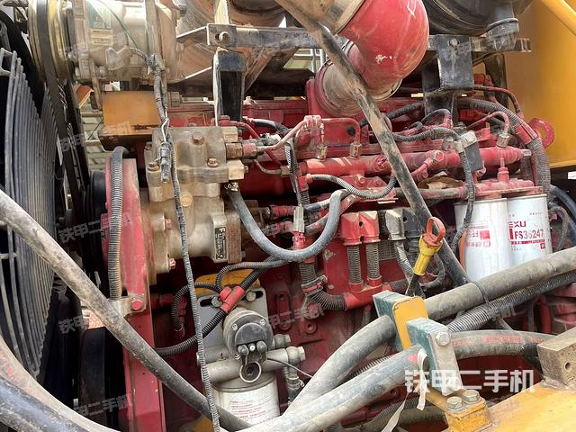 發(fā)動機(jī)左側(cè)（整機(jī)外觀及大件）