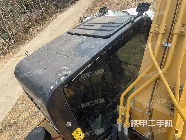 駕駛室頂部俯視(上車部件) 駕駛室頂部俯視(上車部件)