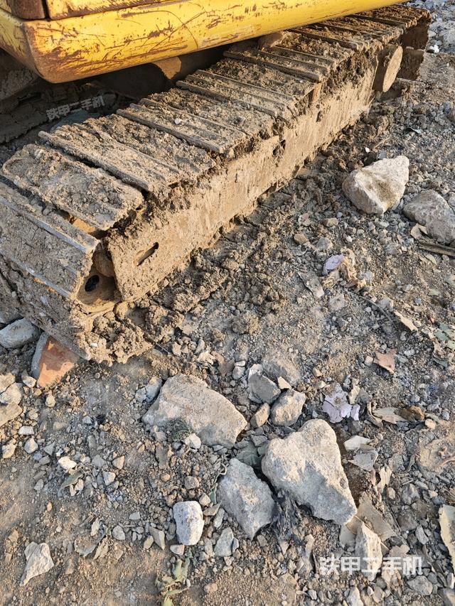 右側(cè)履帶整體?（行走機(jī)構(gòu)）