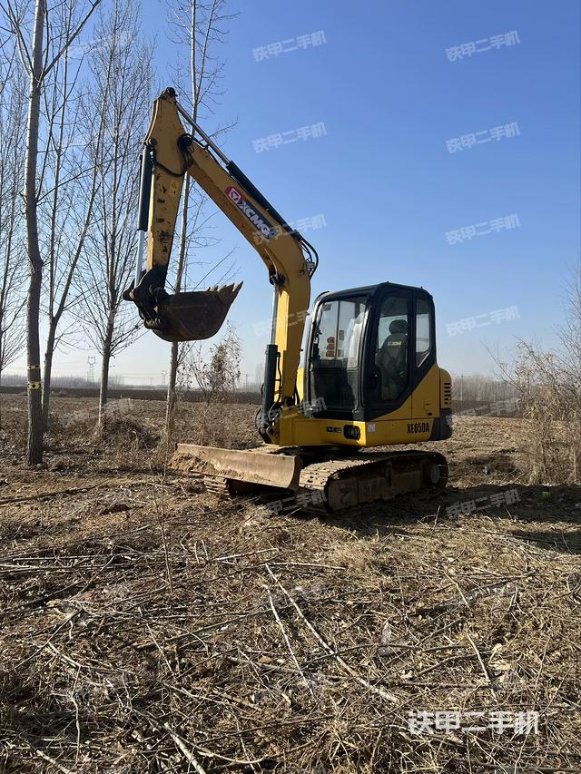 駕駛室整體（整機(jī)外觀）