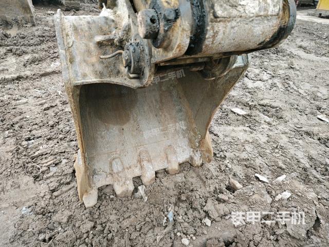 鏟斗右后整體（工作和回轉(zhuǎn)裝置）