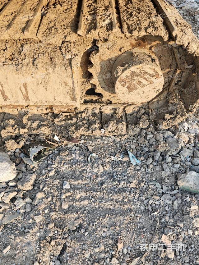 右驅(qū)動輪（行走機(jī)構(gòu)）