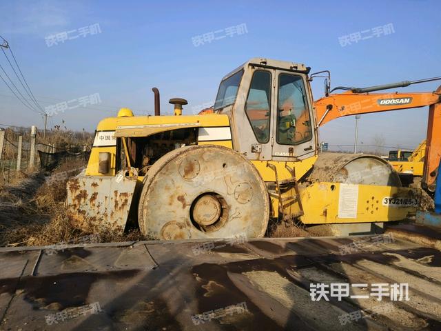 整機(jī)右后45°（設(shè)備外觀及核心部件）