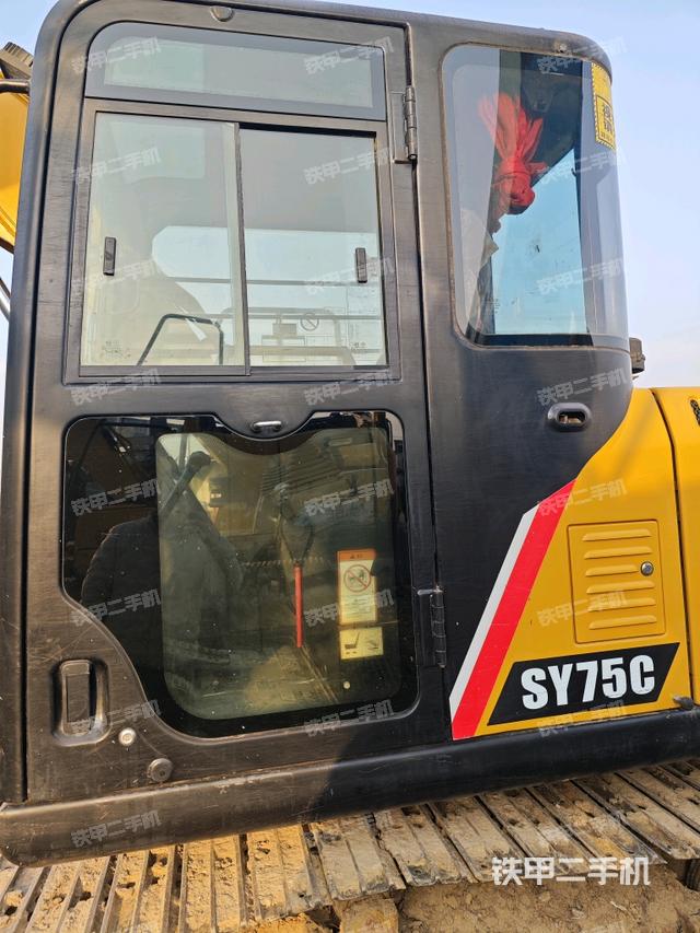 ?駕駛室正側(cè)（駕駛室部分）