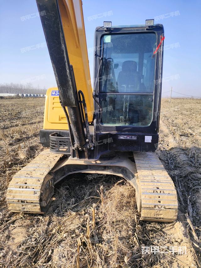 轉(zhuǎn)盤和下車架正前（工作和回轉(zhuǎn)裝置）