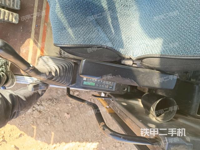 座椅左側(cè)控制臺(tái)/音響/含左手柄（駕駛室部分）