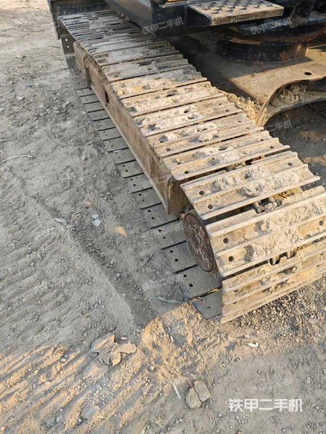 右側(cè)履帶整體?（行走機(jī)構(gòu)）