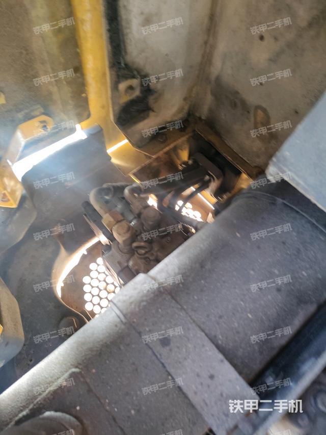 液壓泵艙室正面整體（整機(jī)外觀）