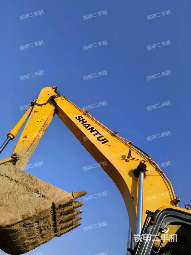 小臂整體左后(工作和回轉(zhuǎn)裝置) 小臂整體左后(工作和回轉(zhuǎn)裝置)