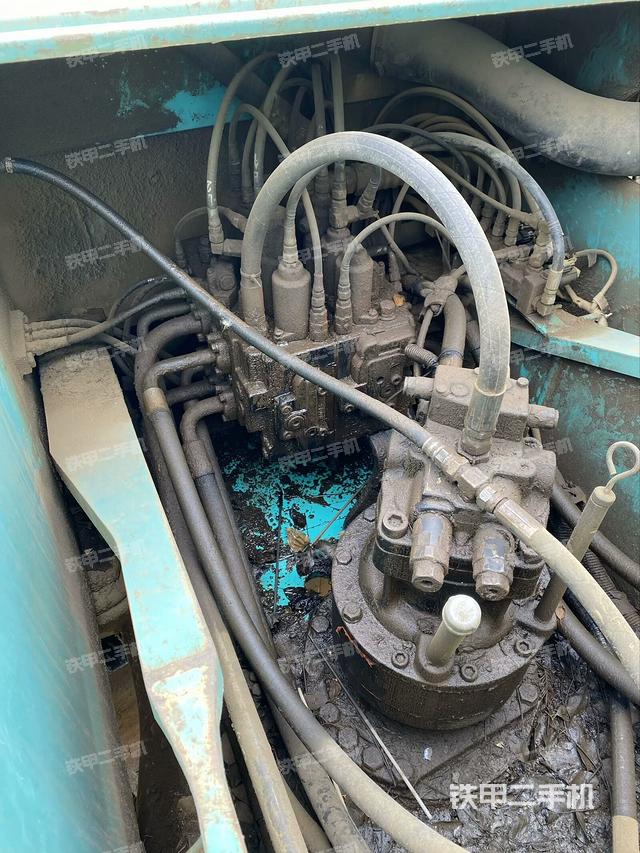 回轉(zhuǎn)馬達(dá)（上車部件）