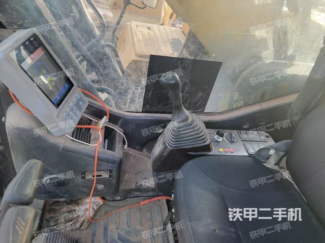 駕駛室整體（整機(jī)外觀）