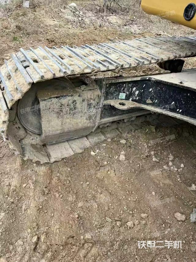 單側(cè)履帶整體（整機(jī)外觀）