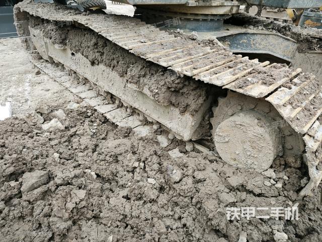 左側(cè)履帶整體?（行走機(jī)構(gòu)）