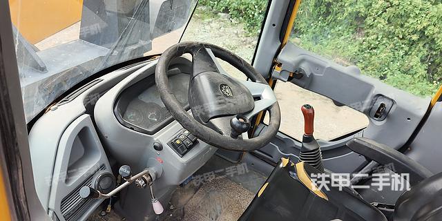 駕駛室工作臺（整機外觀及大件）